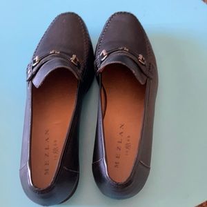 Lightly worn Black Shoes 10.5 Mezlan